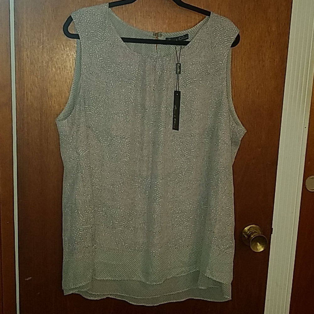 2/$18 Sleeveless blouse